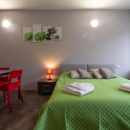 Appartamento Lime - Affitti Brevi Italia Лекко Екстер'єр фото
